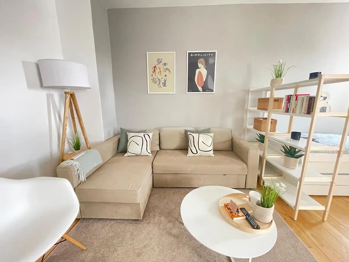 65Qm - City - Popular Street - Limmerstrasse - Mallibase Apartments Hannover Germany